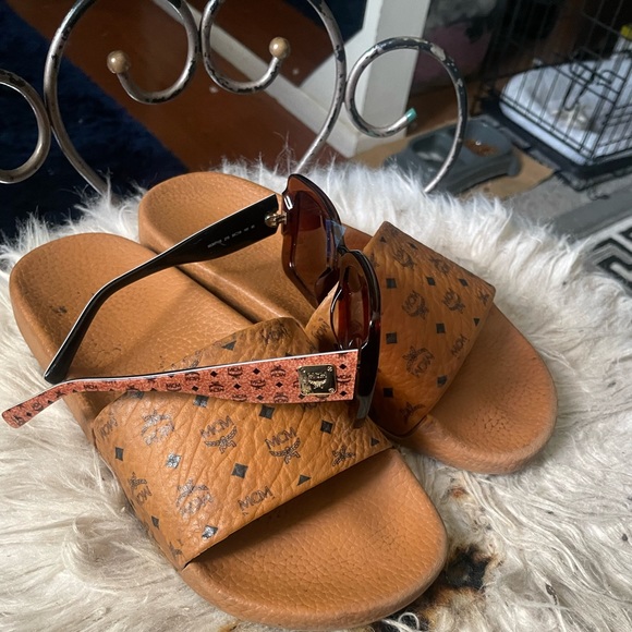 Mcm slides they wearable but I loved my slides - Picture 2 of 3